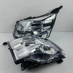2Pcs Car Headlights For Toyota Noah VOXY ZRR70W ZRR75 ZRR75G 2010 lens 81185-28B50 81145-28B50
