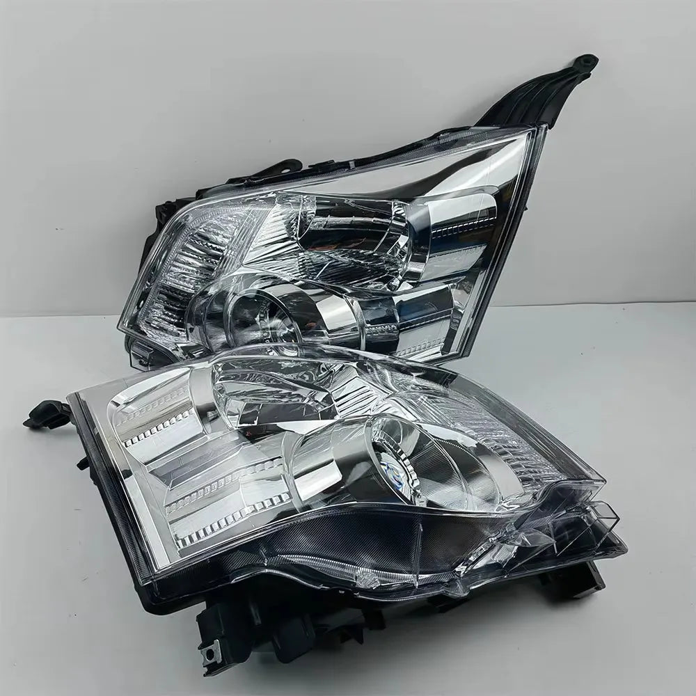 2Pcs Car Headlights For Toyota Noah VOXY ZRR70W ZRR75 ZRR75G 2010 lens 81185-28B50 81145-28B50
