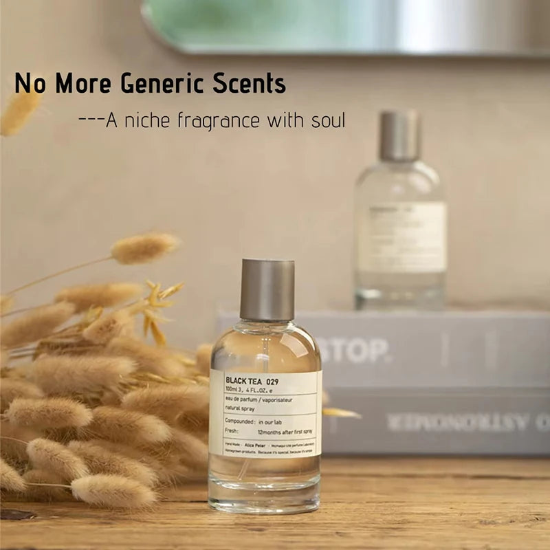 Fresh and pleasant. This sandalwood fresh unisex perfume comes in a 100ml eau de toilette, featuring classic fruity notes.