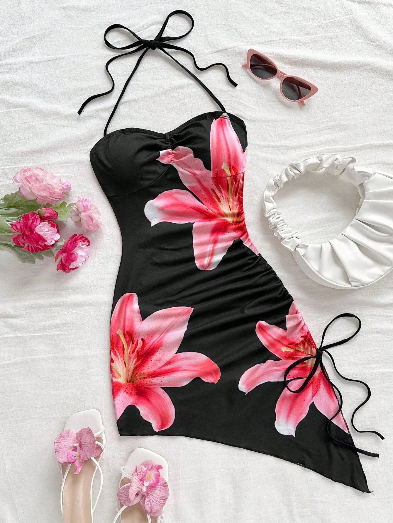 Women's Beach Vacation Graphic Floral Print Dress Asymmetric Hem Halter Neck Bow Bodycon Boho Short Dresses Streetwear 2025