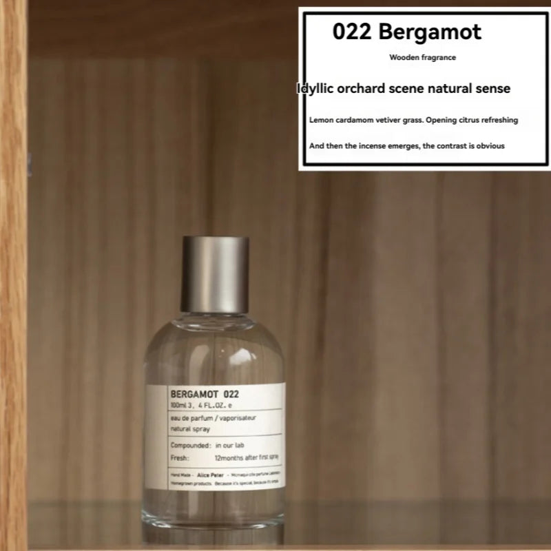 Fresh and pleasant. This sandalwood fresh unisex perfume comes in a 100ml eau de toilette, featuring classic fruity notes.