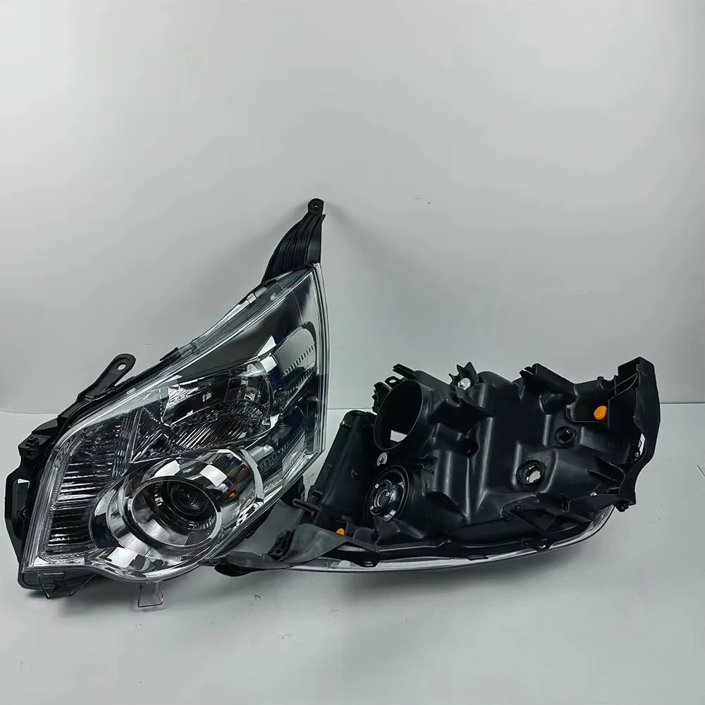 2Pcs Car Headlights For Toyota Noah VOXY ZRR70W ZRR75 ZRR75G 2010 lens 81185-28B50 81145-28B50