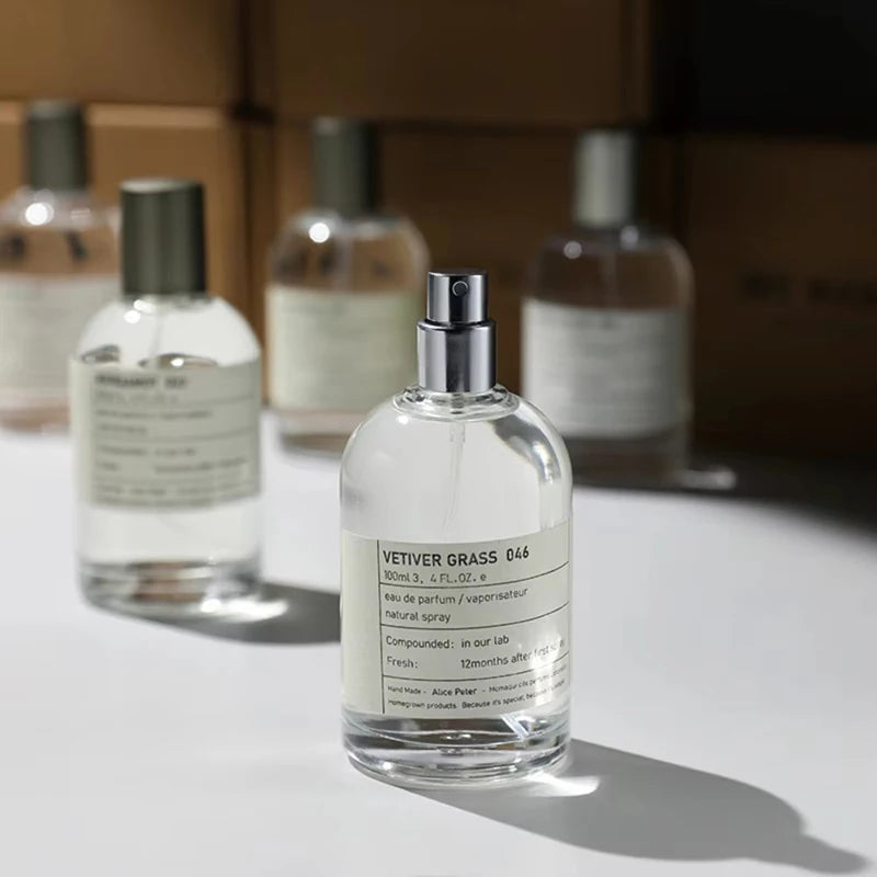 Fresh and pleasant. This sandalwood fresh unisex perfume comes in a 100ml eau de toilette, featuring classic fruity notes.