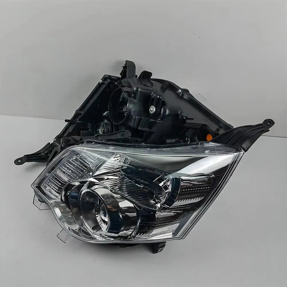 2Pcs Car Headlights For Toyota Noah VOXY ZRR70W ZRR75 ZRR75G 2010 lens 81185-28B50 81145-28B50